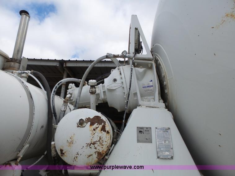 image for item K5183 1997 International 5070 mixer truck