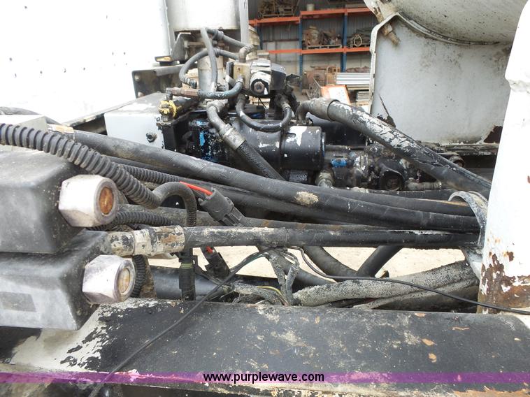 image for item K5183 1997 International 5070 mixer truck
