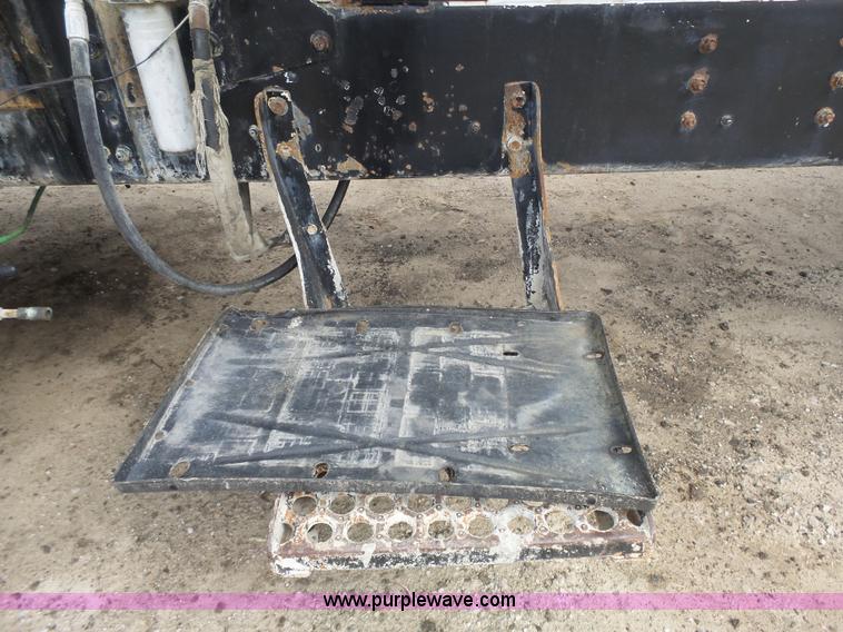 image for item K5183 1997 International 5070 mixer truck