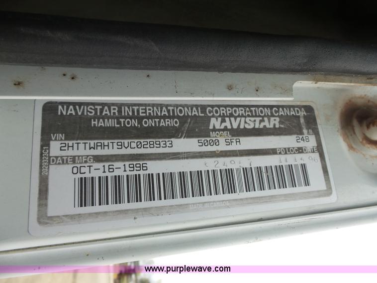 image for item K5183 1997 International 5070 mixer truck