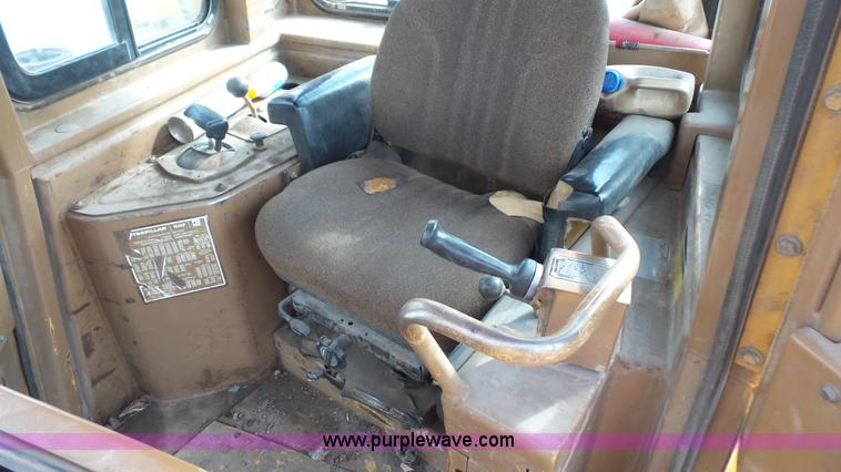 image for item K5188 1988 Caterpillar D6H dozer