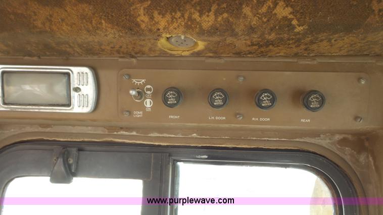 image for item K5188 1988 Caterpillar D6H dozer
