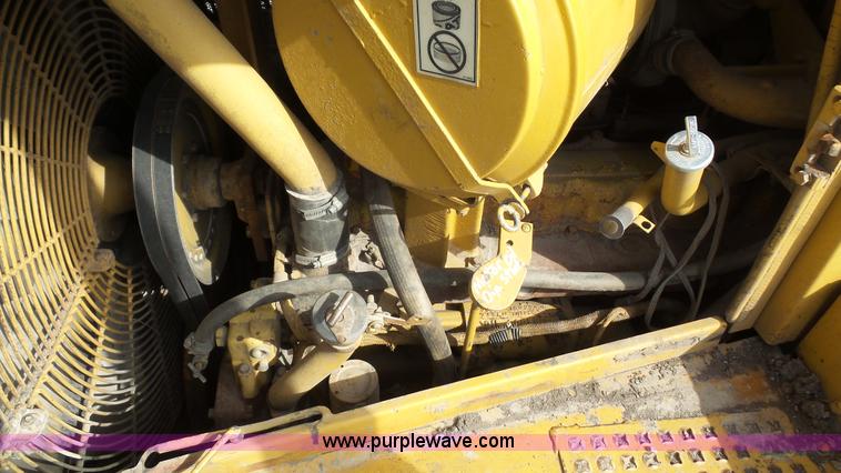 image for item K5188 1988 Caterpillar D6H dozer