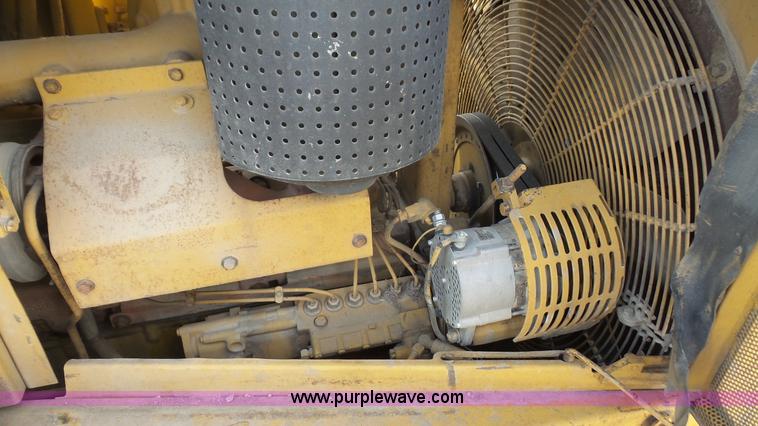 image for item K5188 1988 Caterpillar D6H dozer