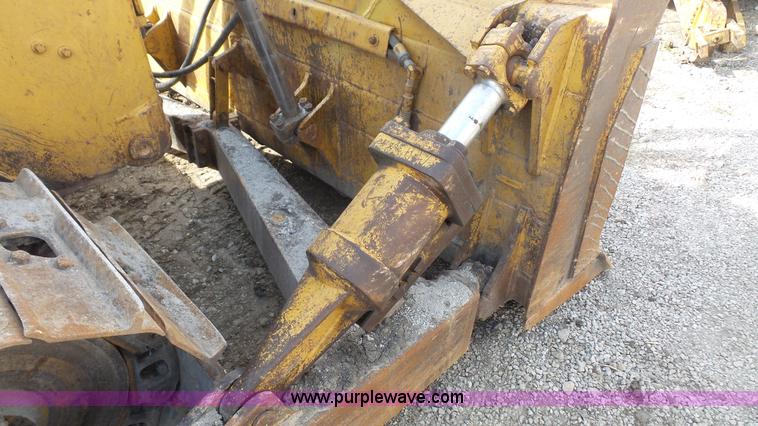image for item K5188 1988 Caterpillar D6H dozer