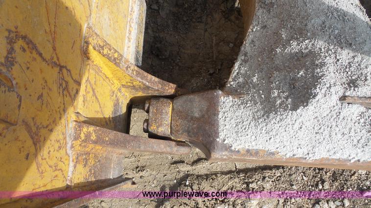 image for item K5188 1988 Caterpillar D6H dozer