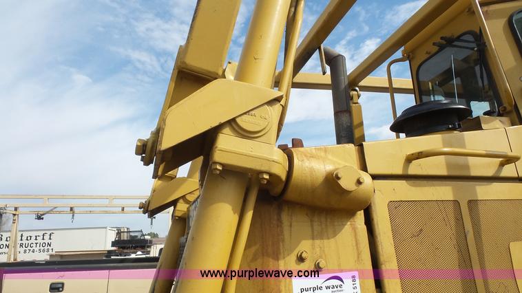 image for item K5188 1988 Caterpillar D6H dozer