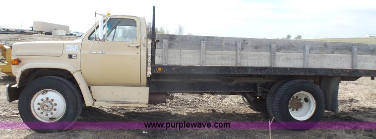 image for item K5192 1986 GMC TopKick dump truck
