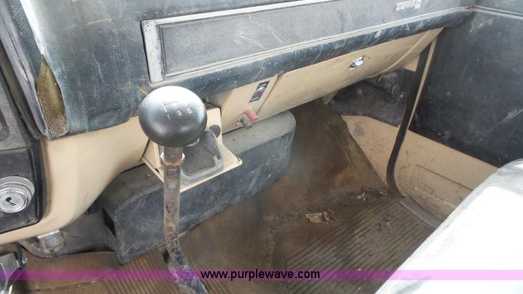 image for item K5192 1986 GMC TopKick dump truck