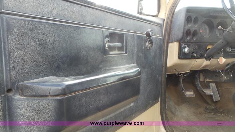 image for item K5192 1986 GMC TopKick dump truck