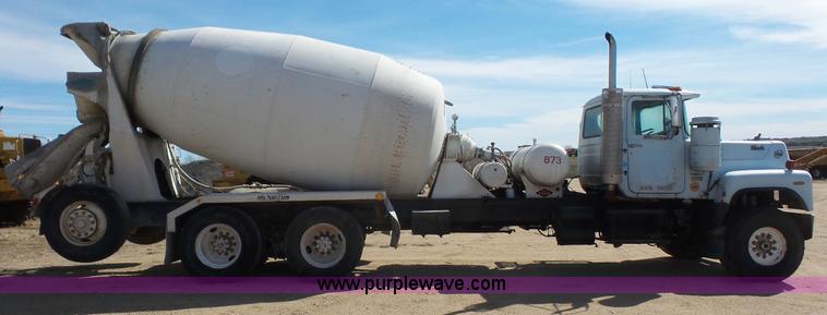 image for item K5248 1987 Mack RS688LS mixer truck