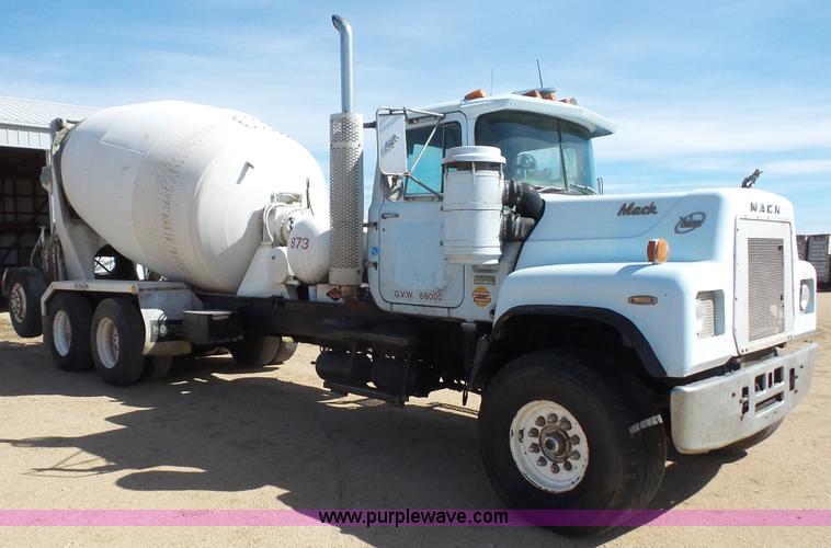 image for item K5248 1987 Mack RS688LS mixer truck