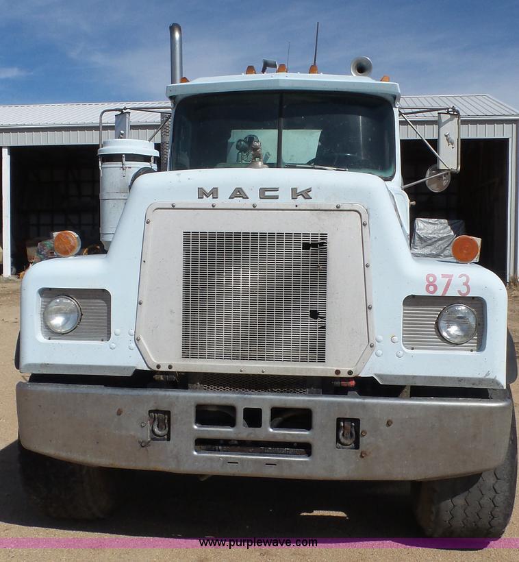 image for item K5248 1987 Mack RS688LS mixer truck