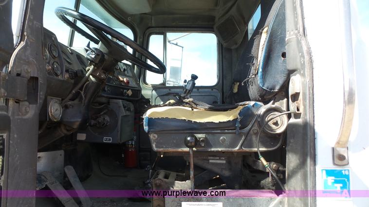 image for item K5248 1987 Mack RS688LS mixer truck