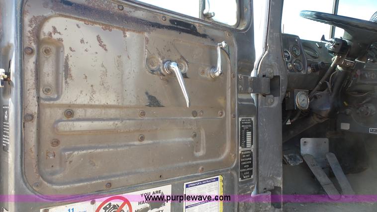 image for item K5248 1987 Mack RS688LS mixer truck