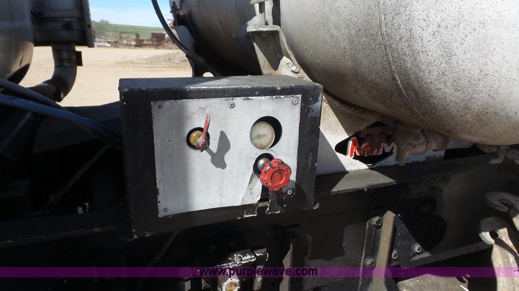 image for item K5248 1987 Mack RS688LS mixer truck