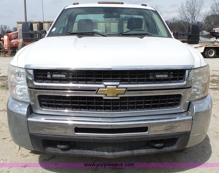 image for item L1329 2007 Chevrolet Silverado 3500HD utility truck