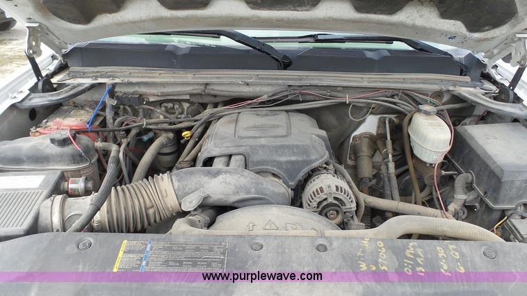 image for item L1329 2007 Chevrolet Silverado 3500HD utility truck