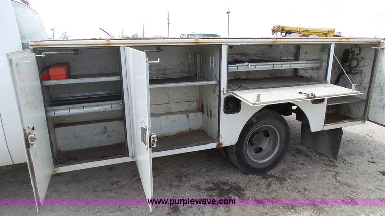 image for item L1329 2007 Chevrolet Silverado 3500HD utility truck