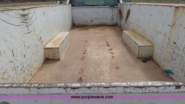 image for item L1329 2007 Chevrolet Silverado 3500HD utility truck