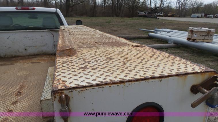 image for item L1329 2007 Chevrolet Silverado 3500HD utility truck