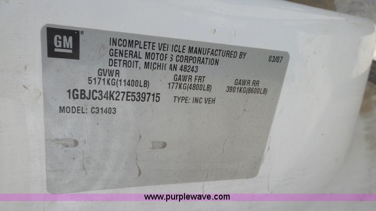 image for item L1329 2007 Chevrolet Silverado 3500HD utility truck