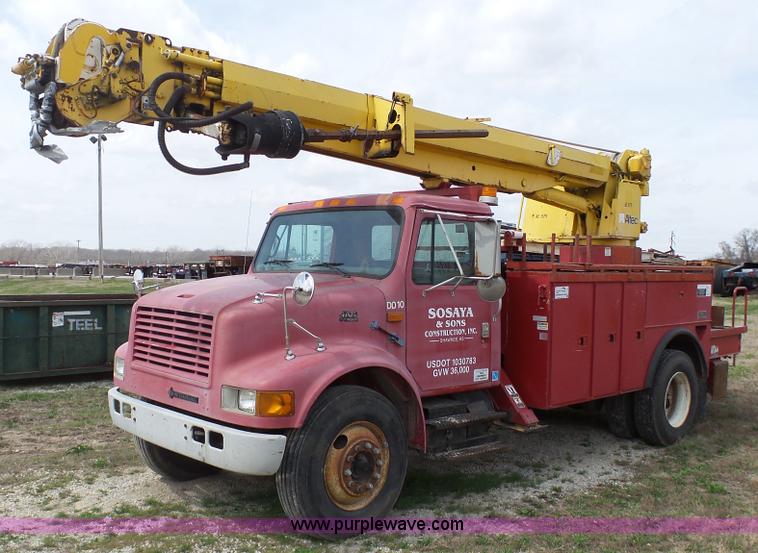 image for item L1330 1998 International 4700 digger derrick truck
