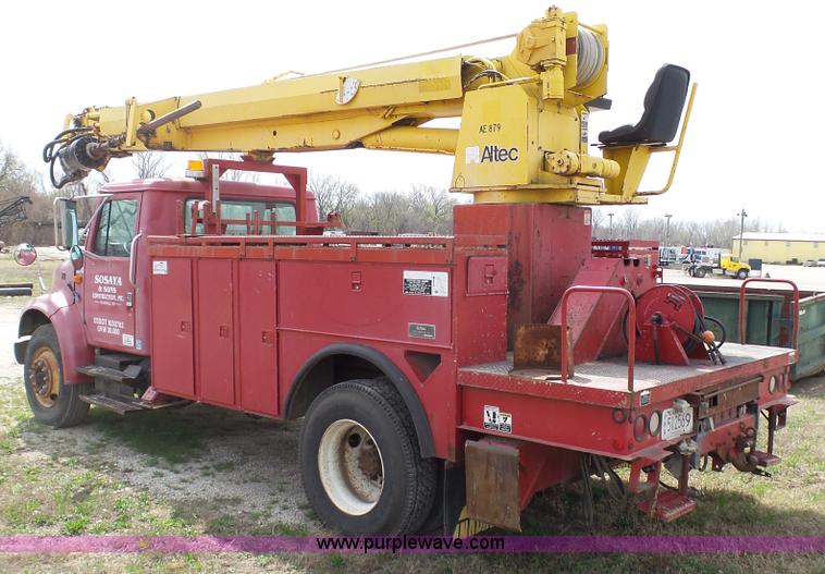 image for item L1330 1998 International 4700 digger derrick truck