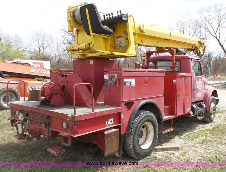 image for item L1330 1998 International 4700 digger derrick truck