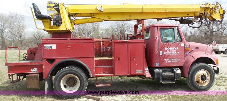 image for item L1330 1998 International 4700 digger derrick truck