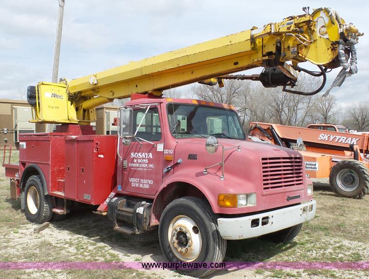 image for item L1330 1998 International 4700 digger derrick truck
