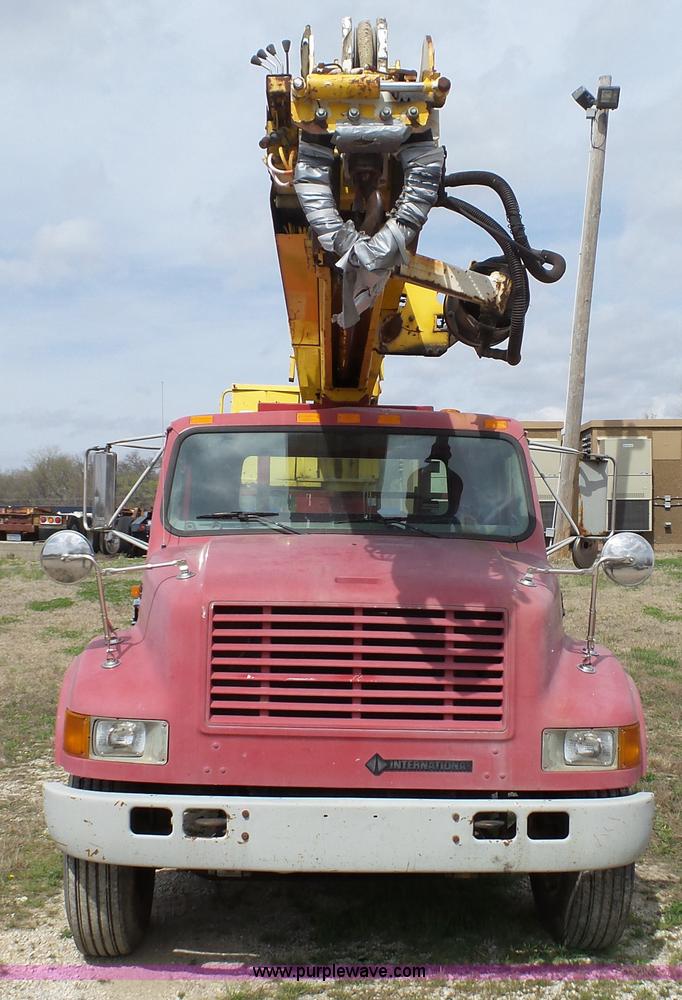 image for item L1330 1998 International 4700 digger derrick truck