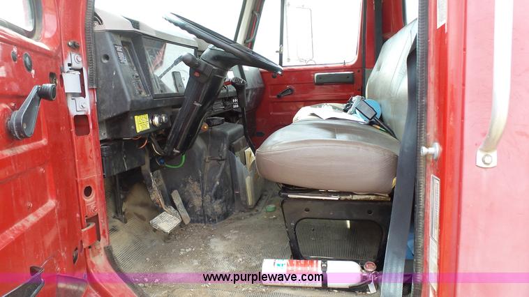 image for item L1330 1998 International 4700 digger derrick truck