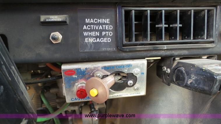 image for item L1330 1998 International 4700 digger derrick truck