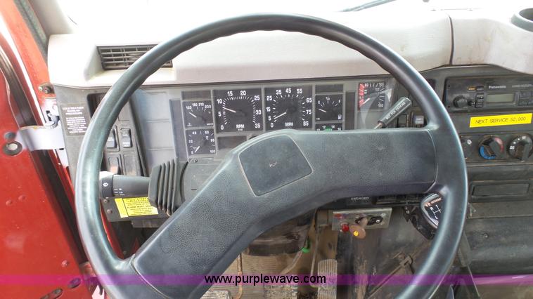 image for item L1330 1998 International 4700 digger derrick truck