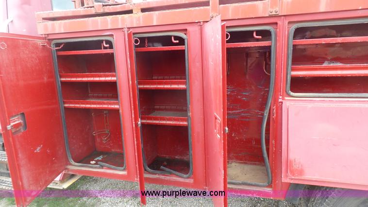 image for item L1330 1998 International 4700 digger derrick truck