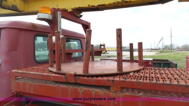 image for item L1330 1998 International 4700 digger derrick truck