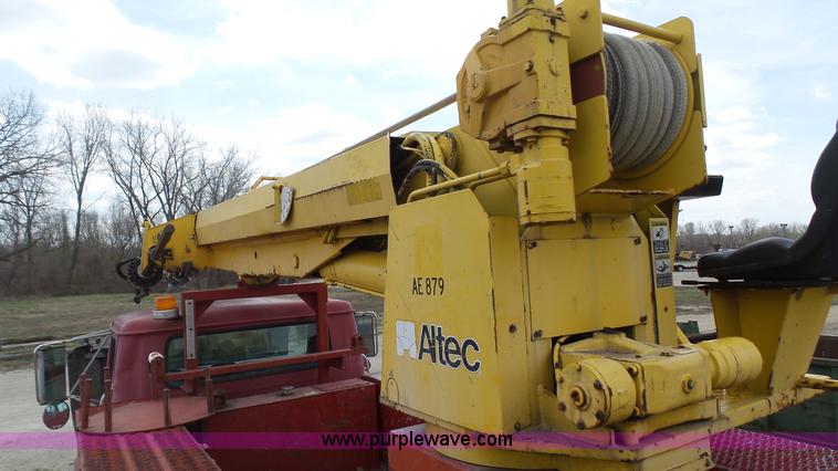 image for item L1330 1998 International 4700 digger derrick truck