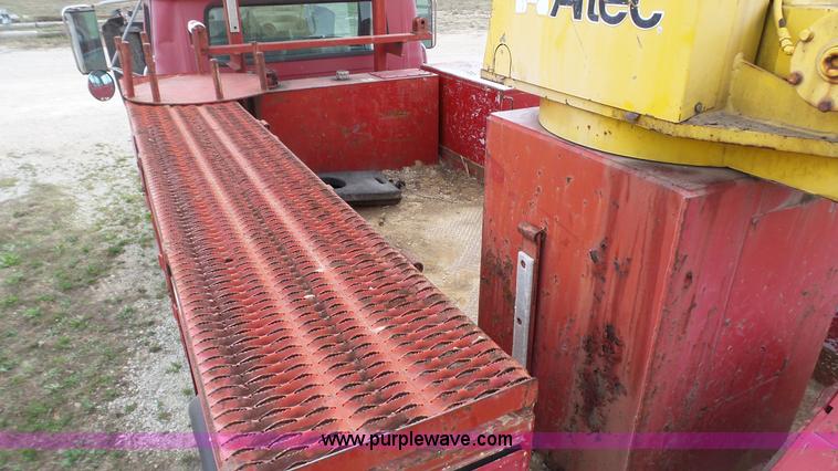 image for item L1330 1998 International 4700 digger derrick truck