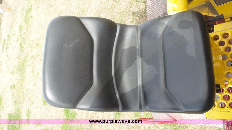 image for item L1330 1998 International 4700 digger derrick truck