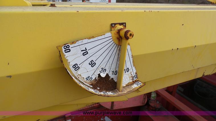 image for item L1330 1998 International 4700 digger derrick truck