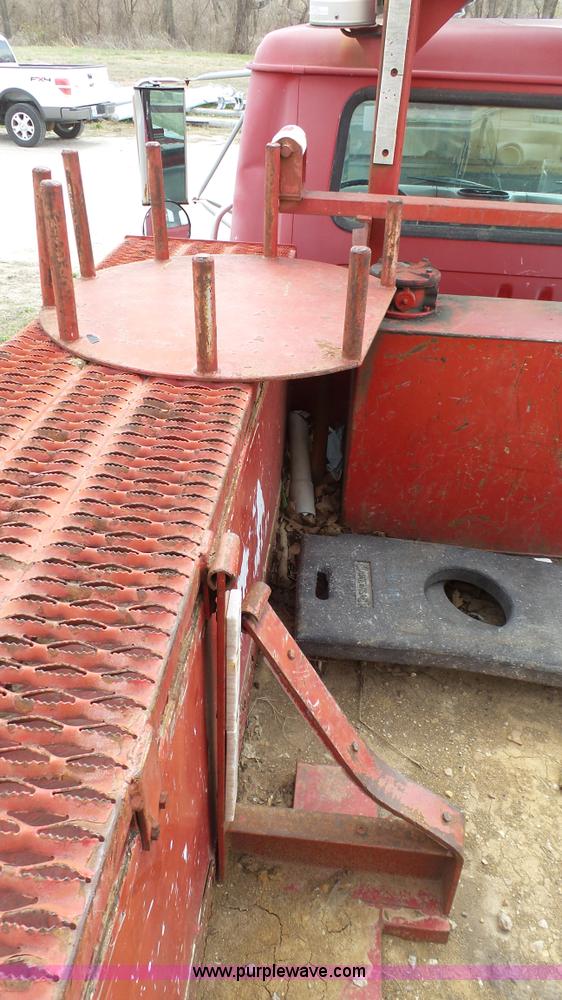 image for item L1330 1998 International 4700 digger derrick truck