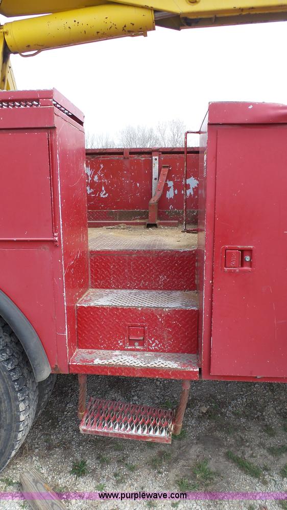 image for item L1330 1998 International 4700 digger derrick truck