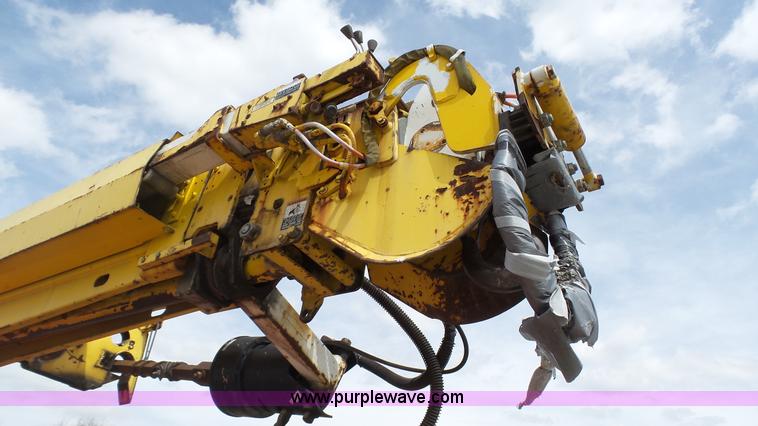 image for item L1330 1998 International 4700 digger derrick truck