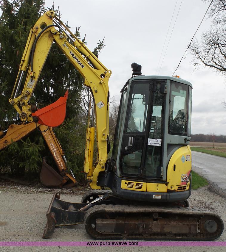 image for item L1347 Yanmar V1035-5 compact excavator