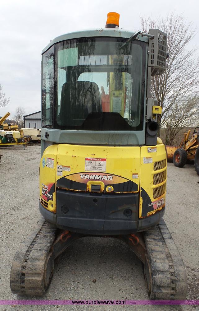 image for item L1347 Yanmar V1035-5 compact excavator