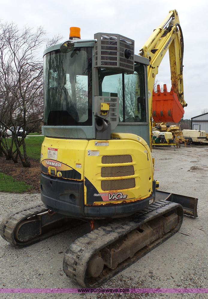 image for item L1347 Yanmar V1035-5 compact excavator