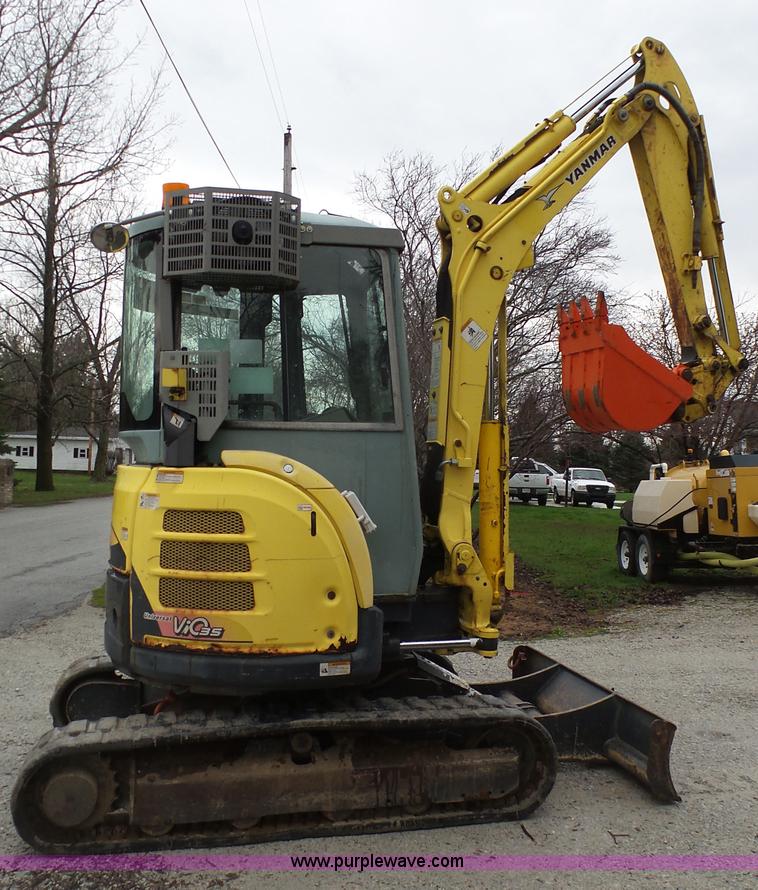 image for item L1347 Yanmar V1035-5 compact excavator