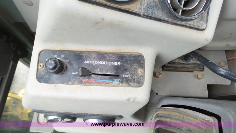 image for item L1347 Yanmar V1035-5 compact excavator