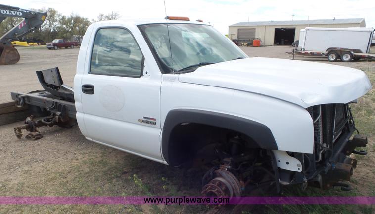 image for item L2182 2006 Chevrolet Silverado 3500 pickup truck